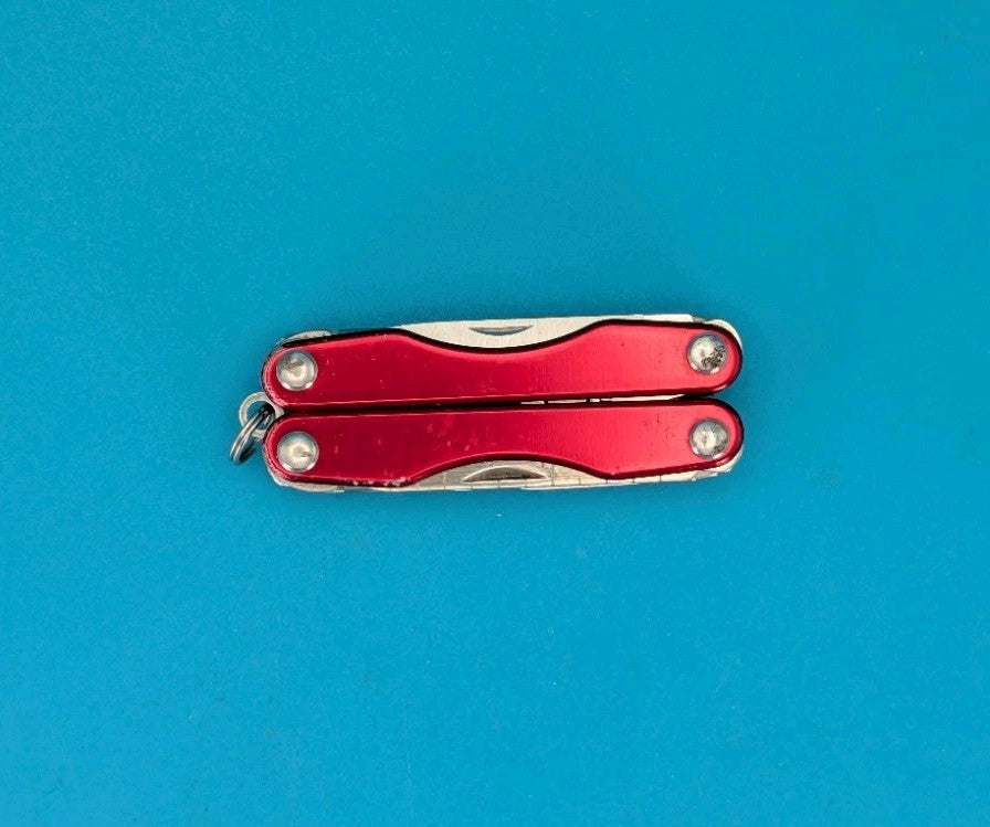 Leatherman Squirt S4 Multi-Tool, Key Ring, Retired, Red