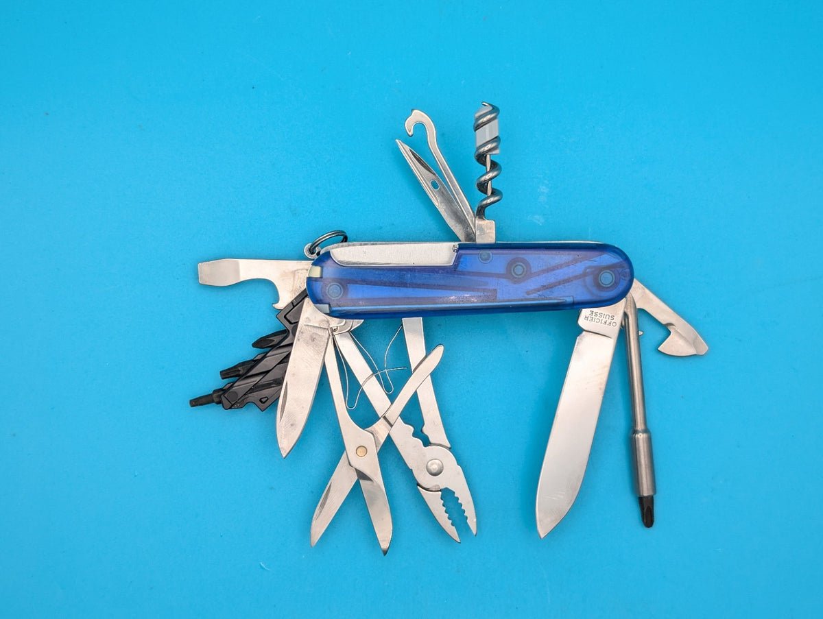 Victorinox Cybertool M (34) Swiss Army Knife Multi Tool! Blue! With Sheath!