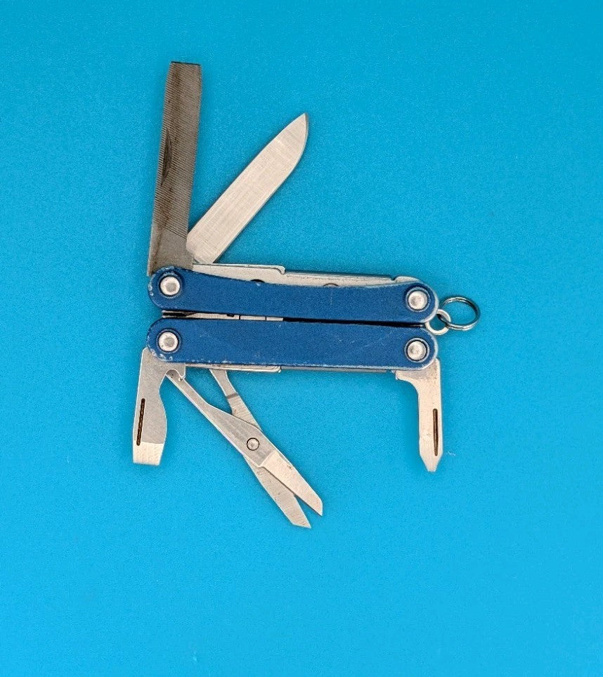 Leatherman SQUIRT PS4 Multi-Tool With Pliers Scissors Knife BLUE!