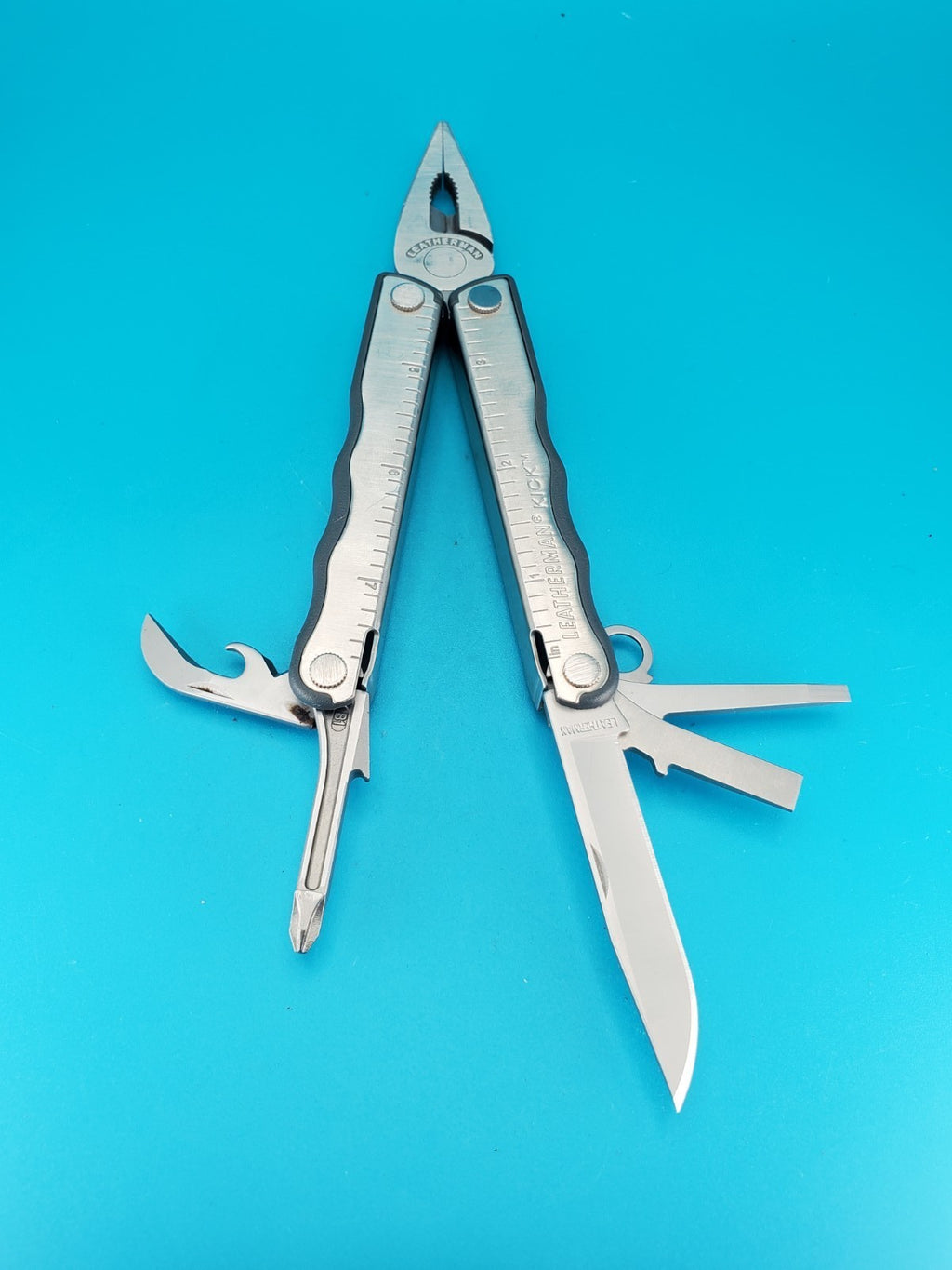 Leatherman Kick Multi-Tool, Knife, Pliers, Retired, Collectible! WITH SHEATH!