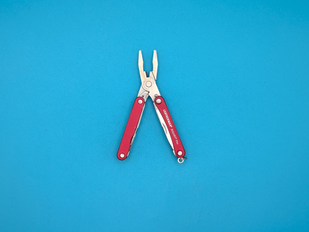 Leatherman SQUIRT PS4 Multi-Tool With Pliers Scissors Knife RED! *PIONEER TECH*