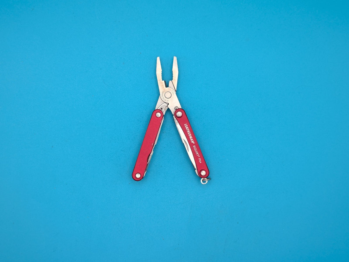 Leatherman SQUIRT PS4 Multi-Tool With Pliers Scissors Knife RED! *PIONEER TECH*