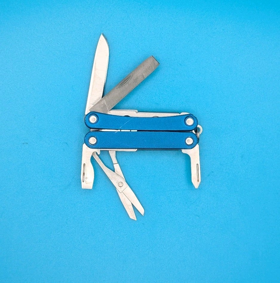 Leatherman SQUIRT PS4 Multi-Tool! BLUE! *broken scissors spring*