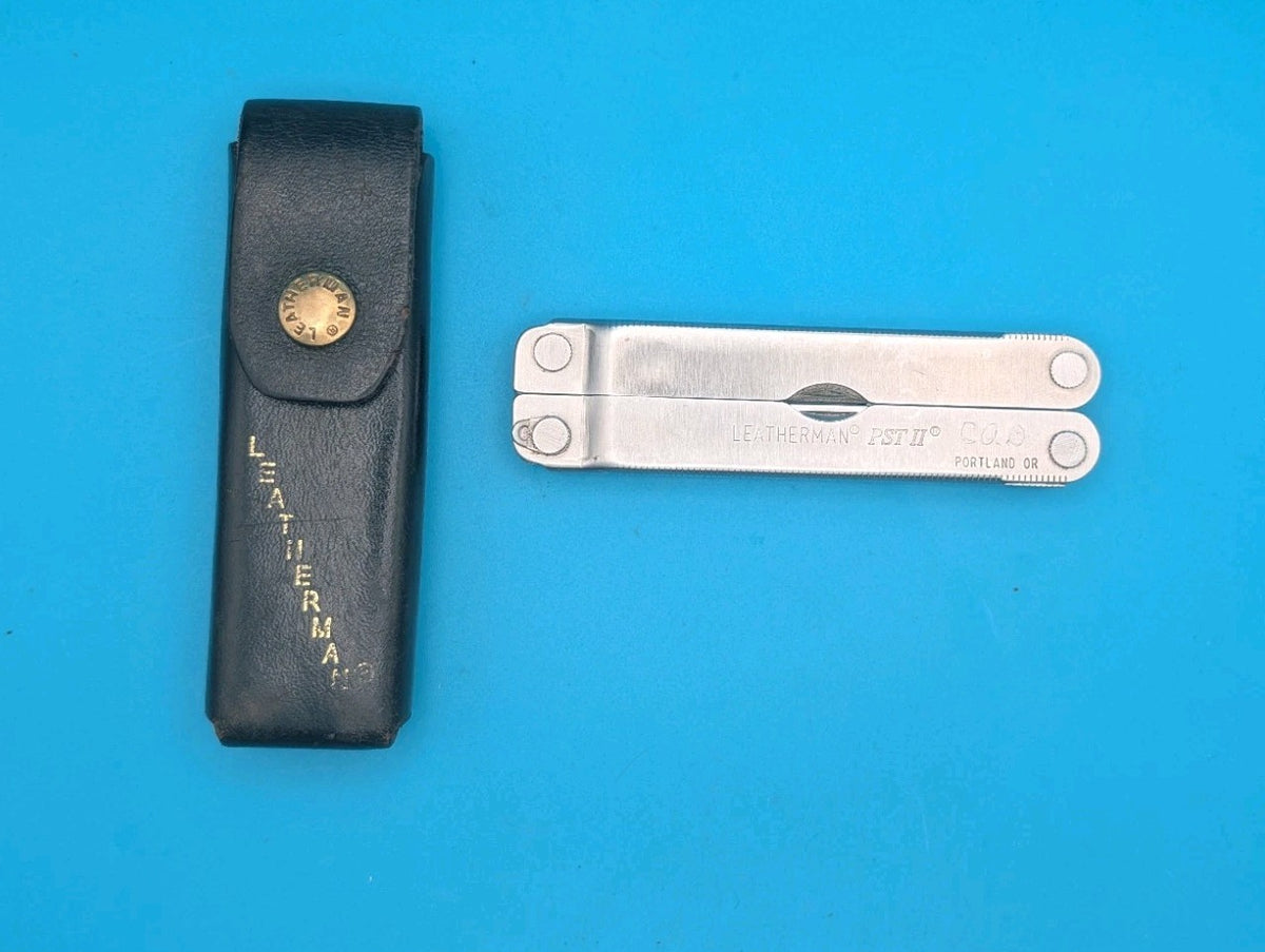 Leatherman PST 2 Multi Tool! 02/99 date stamp! Fast Shipping! With Sheath! *CAD*