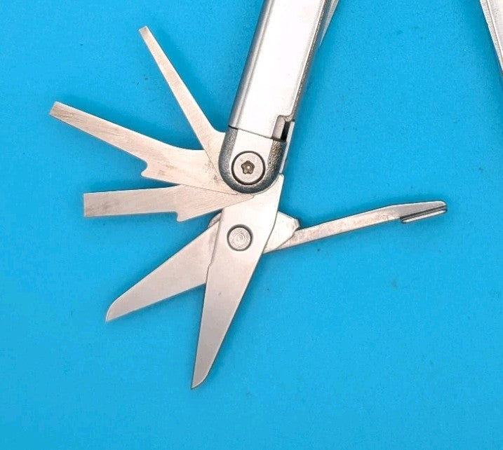 Leatherman Wave Original Vintage Retired, Dated 0401 (APRIL, 2001)