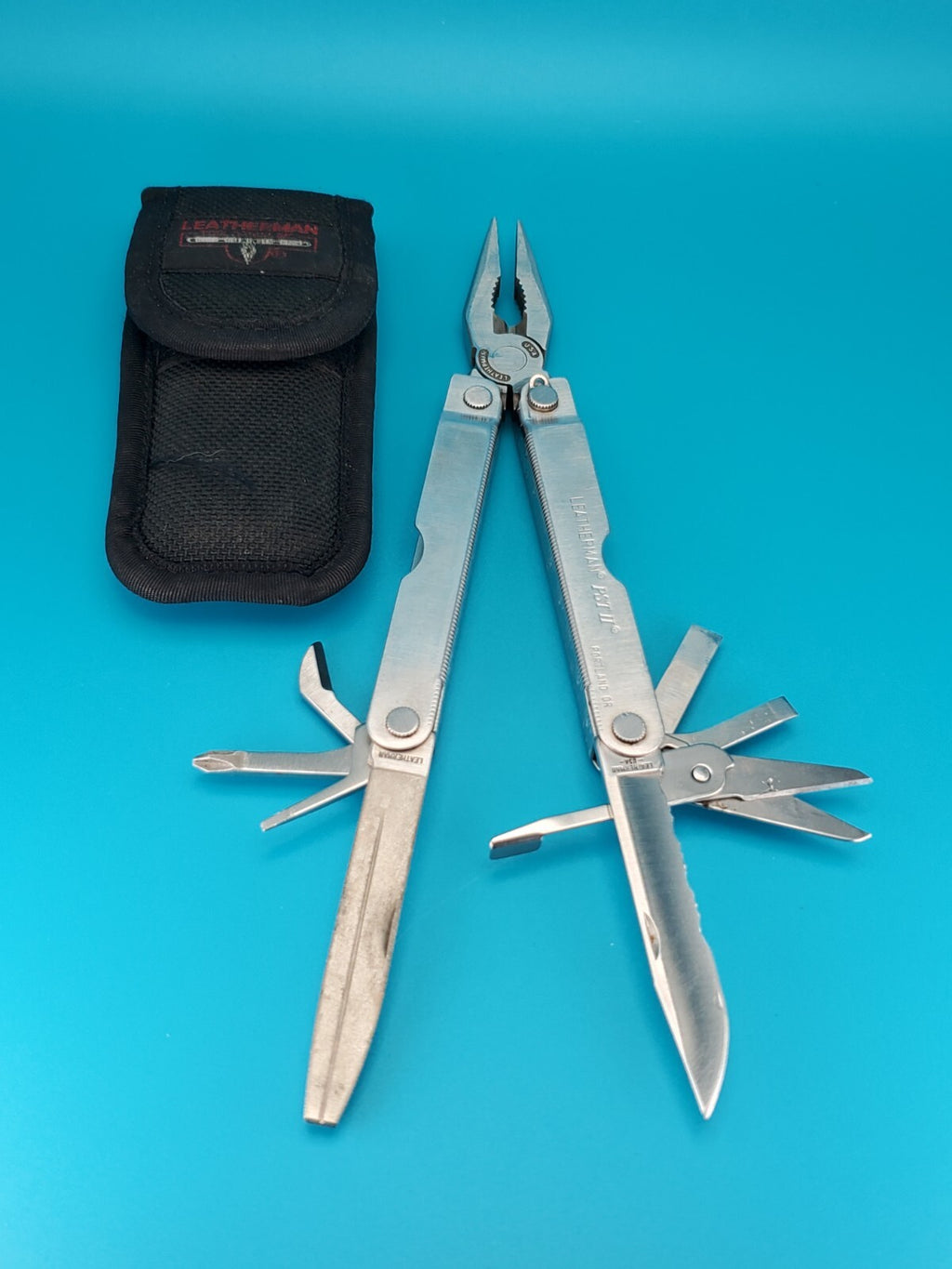 Leatherman PST 2 Multi Tool! 01/01 date stamp! Fast Shipping! With Sheath!