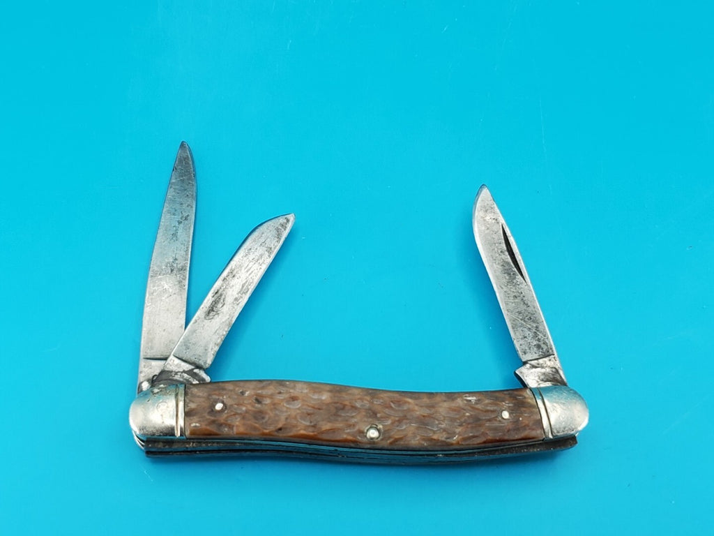 Camillus New York USA #69 Premium Stock Knife Jigged Bovine Bone 1950’s Era