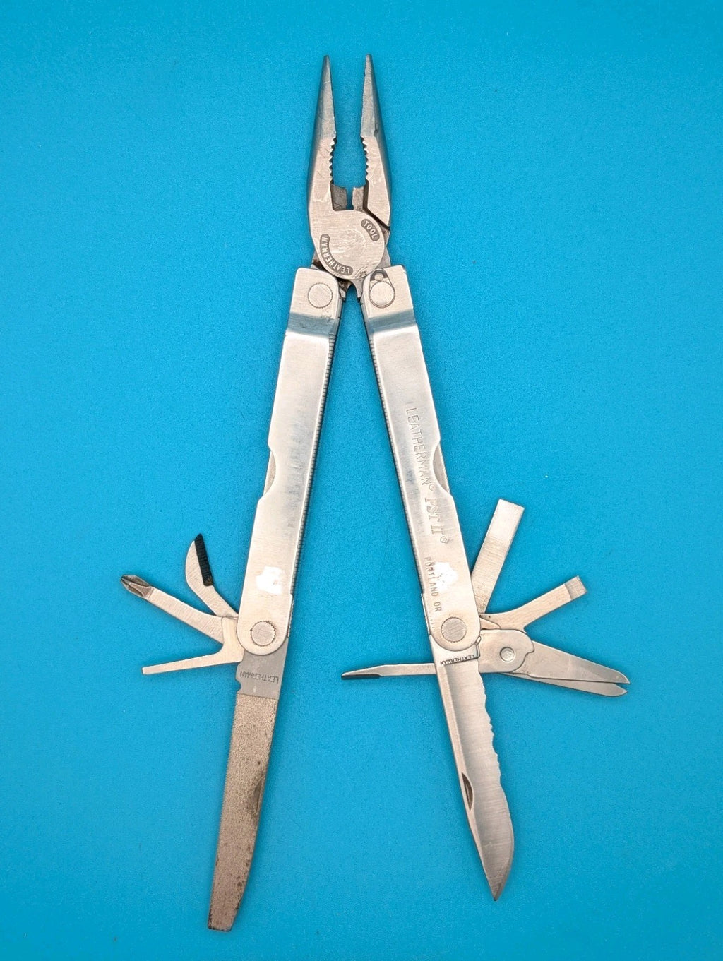 Leatherman PST 2 Multi Tool! 04/03 date stamp! Fast Shipping!