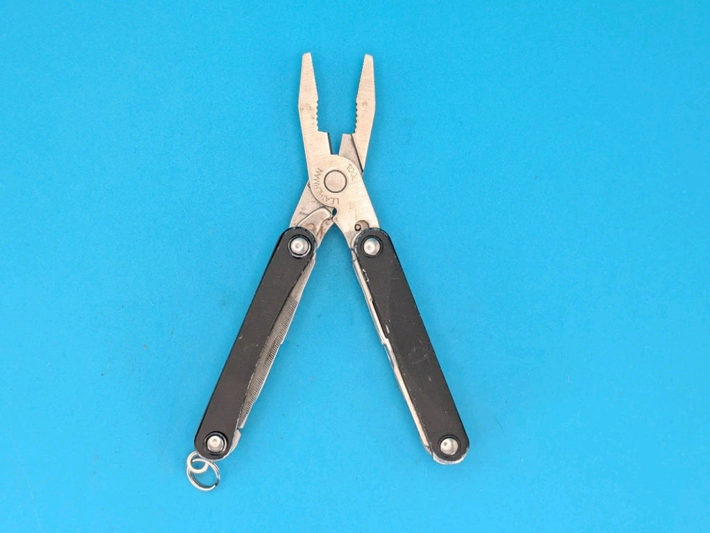 Leatherman SQUIRT PS4 Multi-Tool With Pliers Scissors Knife BLACK!