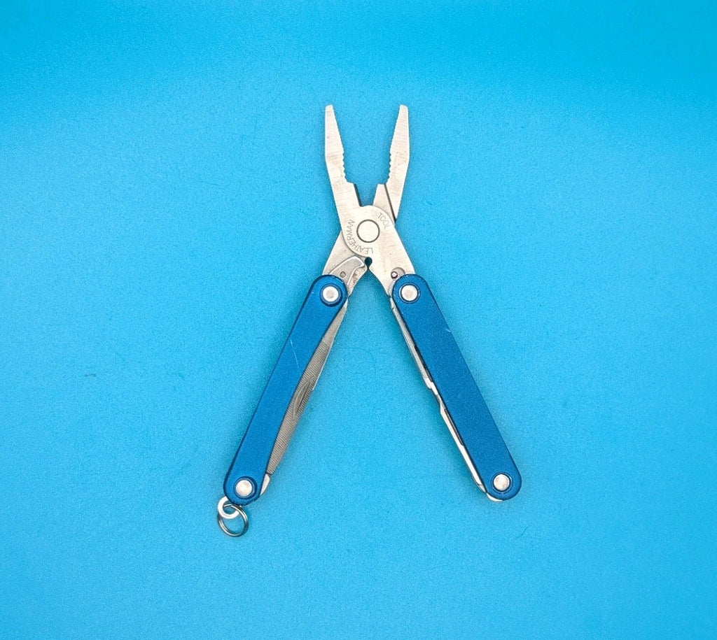 Leatherman SQUIRT PS4 Multi-Tool! BLUE! *broken scissors spring*