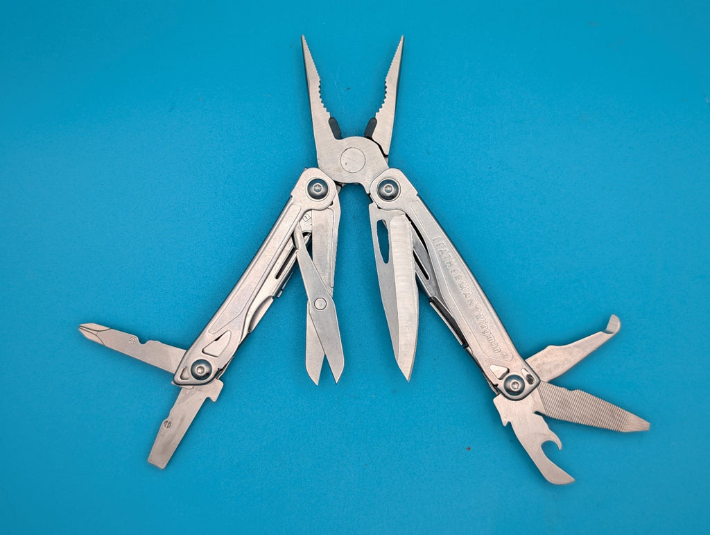 LEATHERMAN WINGMAN MULTI-TOOL! FAST SHIPPING!