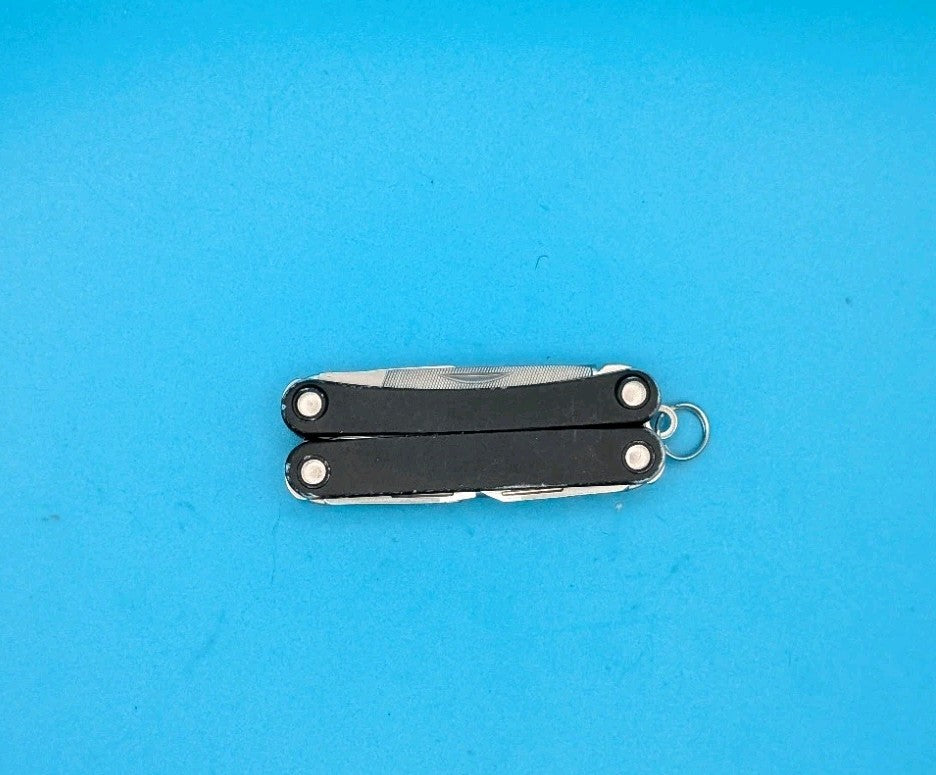 Leatherman Squirt PS4 Multi-Tool With Pliers Scissors Knife Black