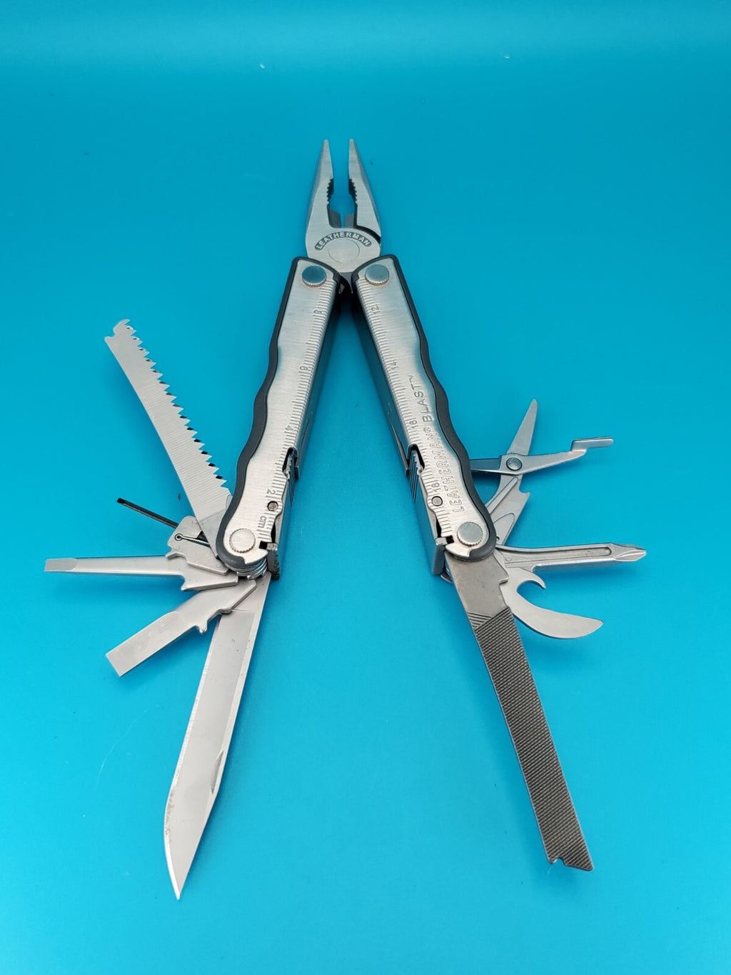 Leatherman BLAST Multi-Tool , Retired Multitool w/ Knife Pliers! WITH SHEATH!