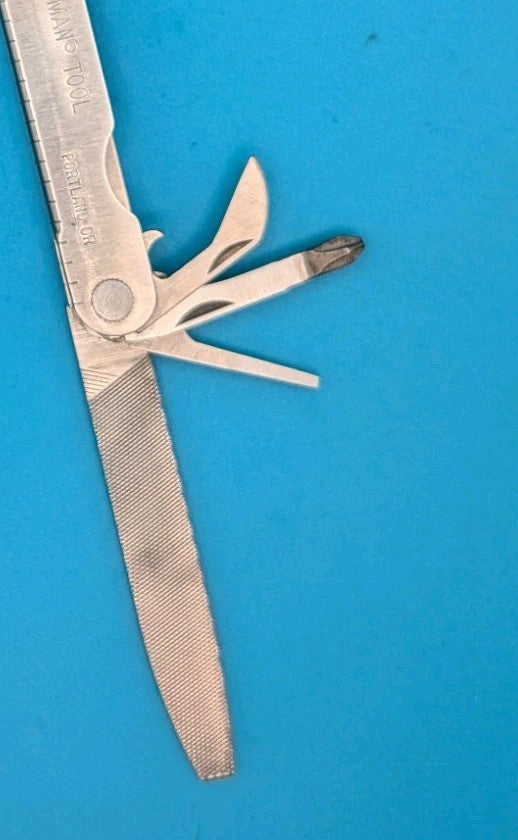 Leatherman PST 2 Multi Tool! 03/098 date stamp! Fast Shipping! WITH SHEATH!