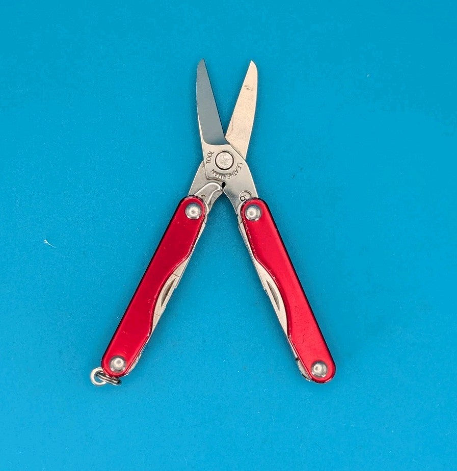 Leatherman "Squirt S4" Stainless Steel Multi Tool - RED!