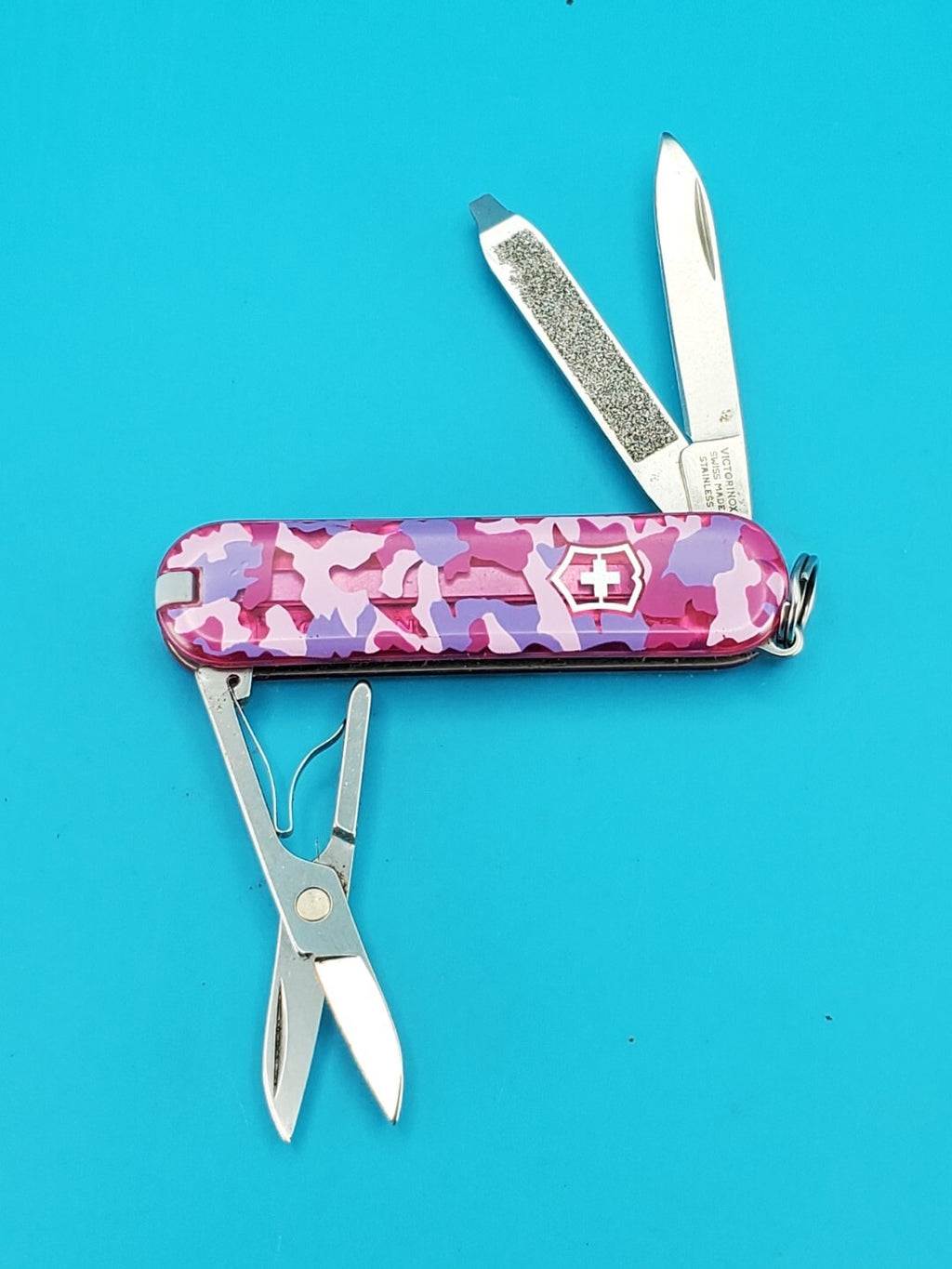 Victorinox Classic SD Swiss Army Knife 3 Tool Pocket Knife! PINK CAMO!