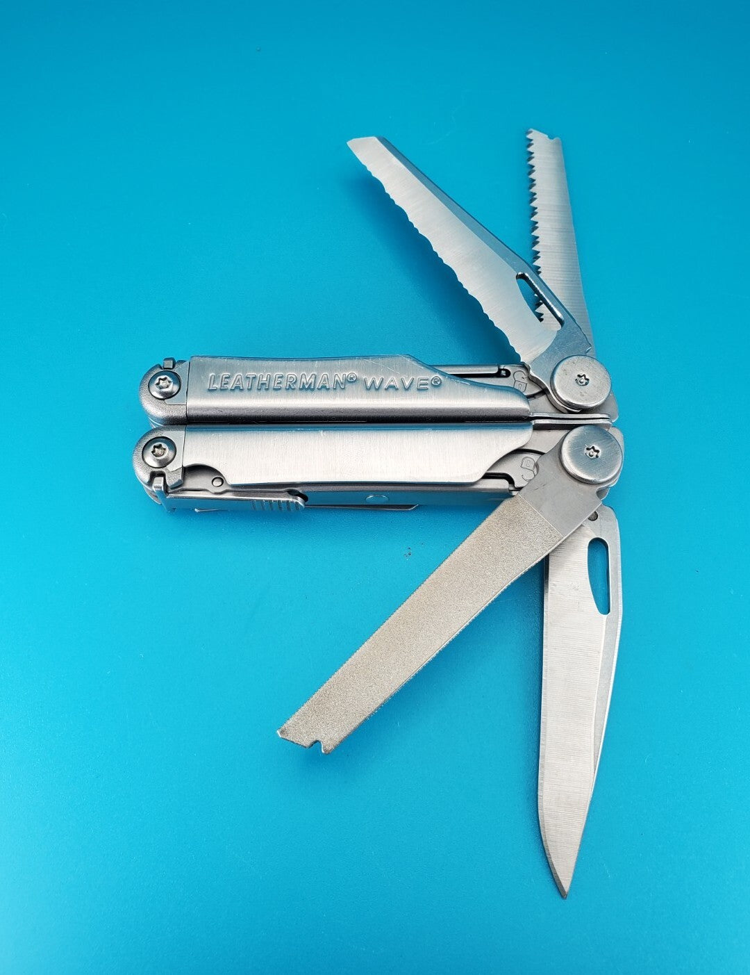 Leatherman Wave Multi Tool! STAINLESS! Retired! Free Shipping! WITH SHEATH!