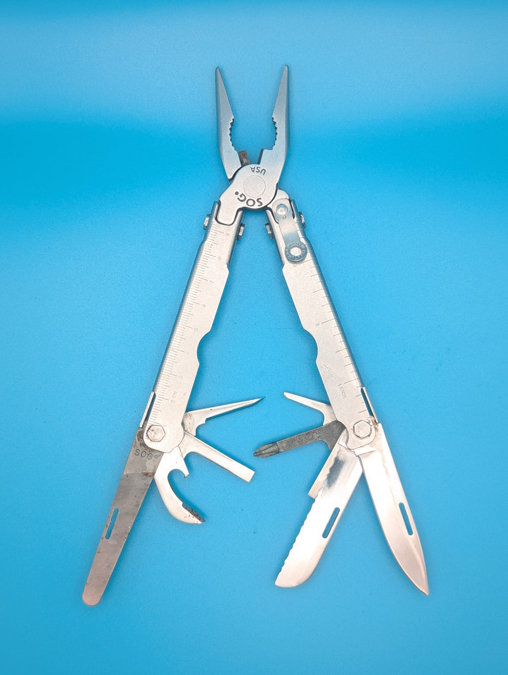 SOG USA PARATOOL Multi-Tool!
