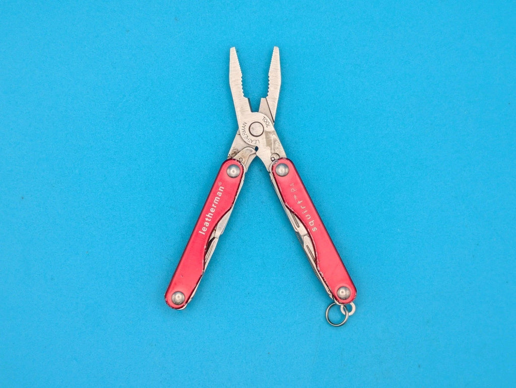Leatherman Squirt P4 Multi-Tool, Key Ring, Retired, RED!