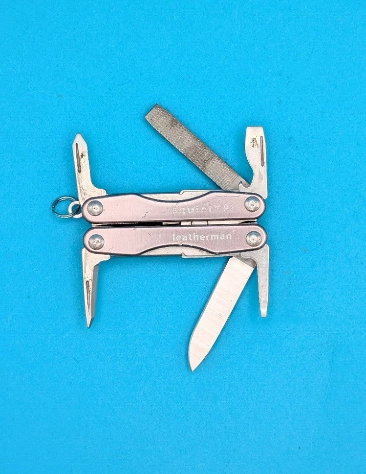 Leatherman Squirt P4 Multi-Tool, Key Ring, Retired, GRAY! *WOOD/PATEL*