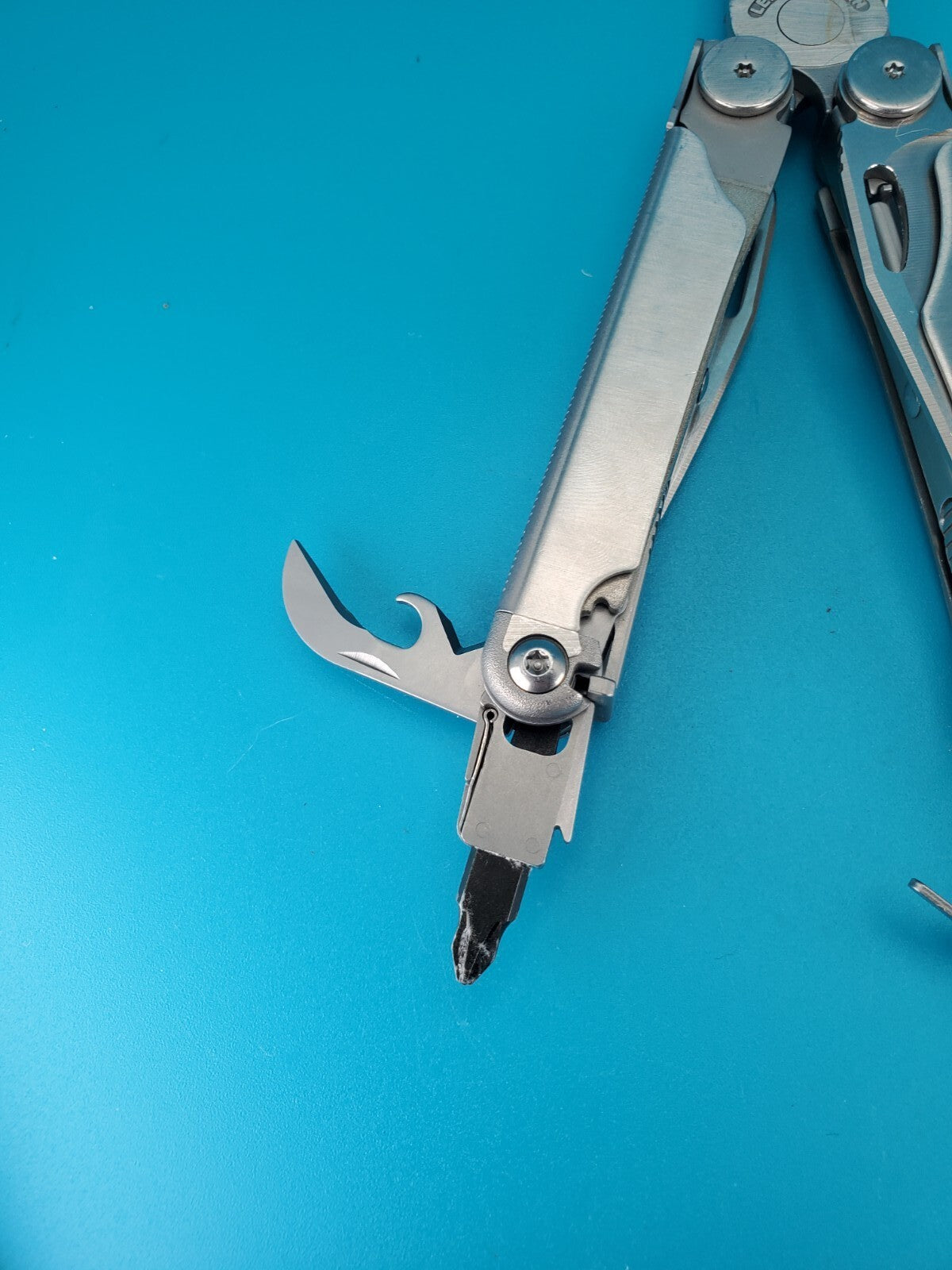 Leatherman Wave Multi Tool! Stainless! Retired! Free Shipping! Excellent!
