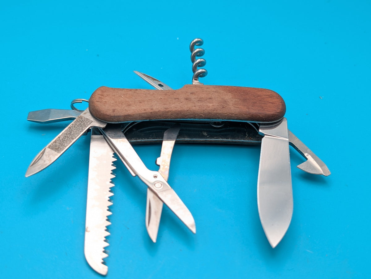 Victorinox Delemont EvoWood 17 Swiss Army Knife Multi-Tool!