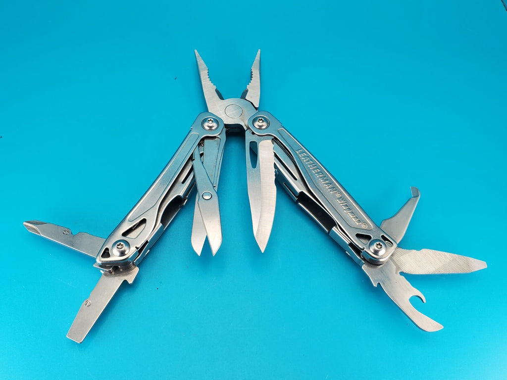 LEATHERMAN WINGMAN MULTI-TOOL! FAST SHIPPING! WITH SHEATH!