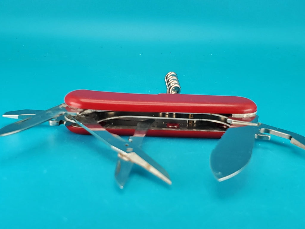 Wenger Serrated Traveler Red Swiss Army Knife Multi Tool!