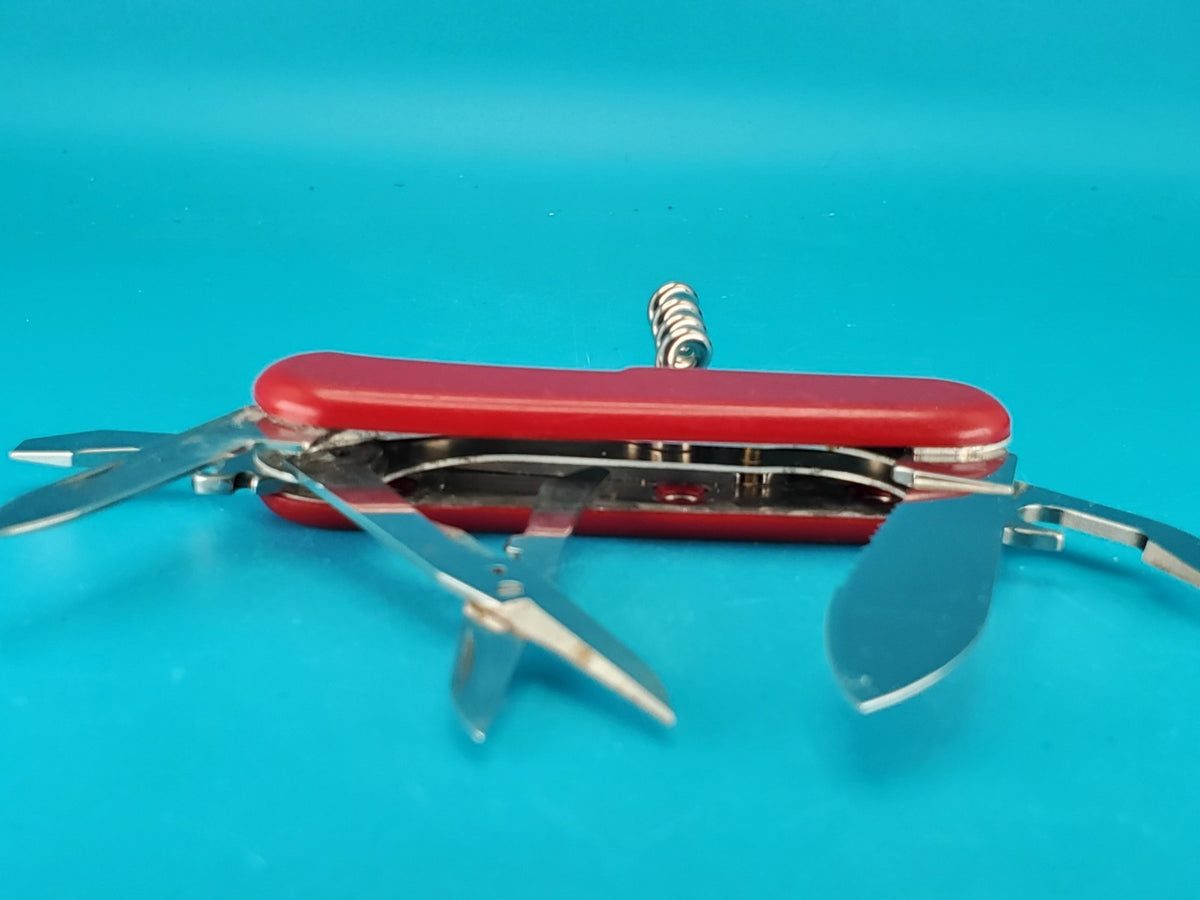 Wenger Serrated Traveler Red Swiss Army Knife Multi Tool!