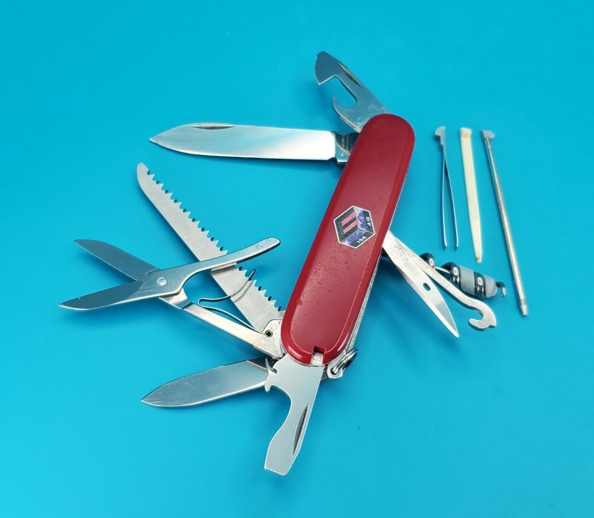 Victorinox Huntsman Plus Red Swiss Army Knife Multi Tool! With Pen! NICE!