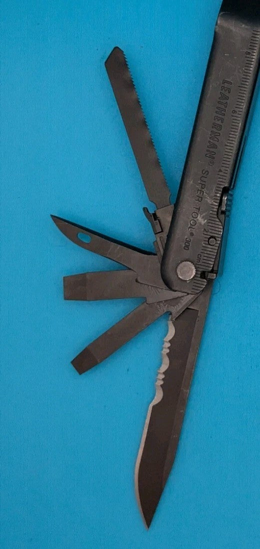 Leatherman Super Tool 300 Multi-tool Pliers! BLACK OXIDE!