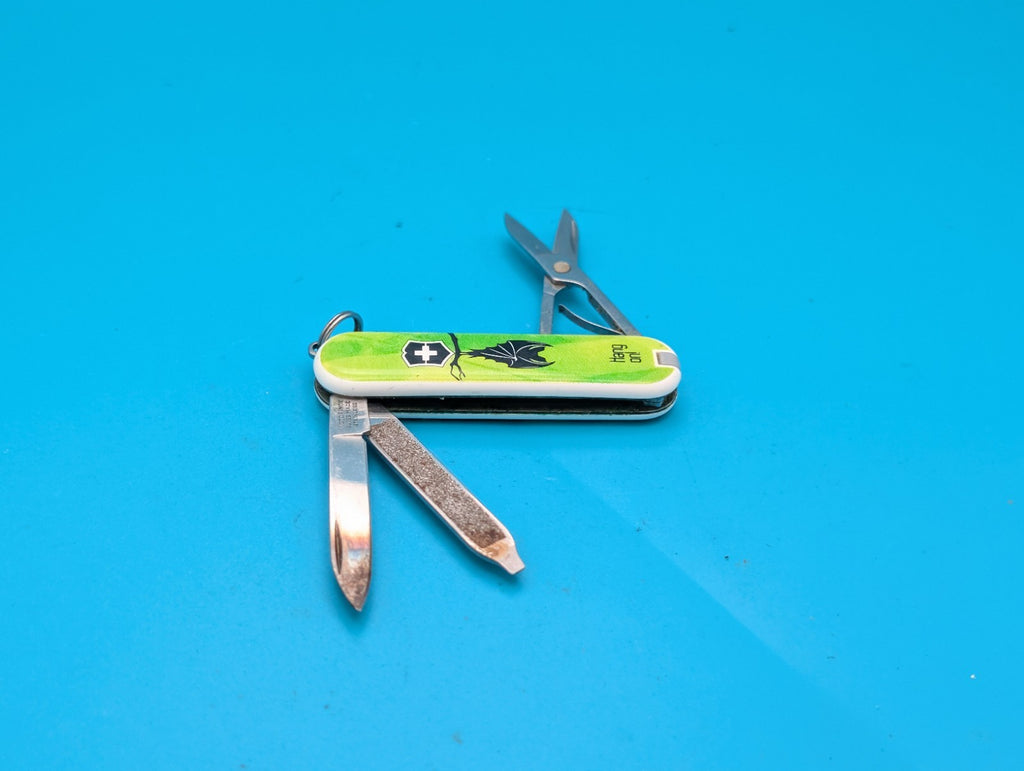 Victorinox Classic 2013 Limited Edition 'Heads Up!" Swiss Army Knife! 58mm