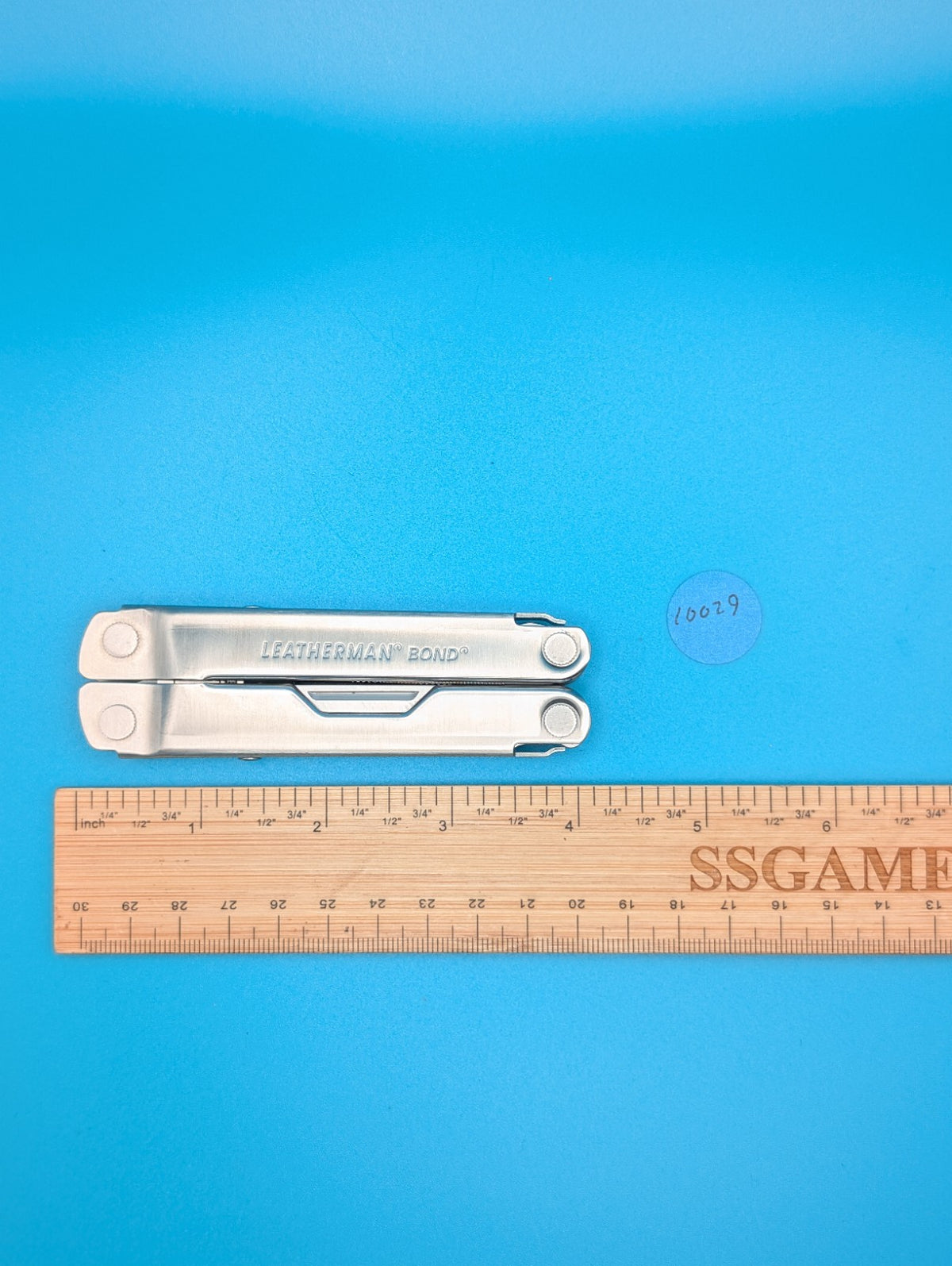 LEATHERMAN Bond Multitool, Stainless Steel Everyday Tool! WITH SHEATH!