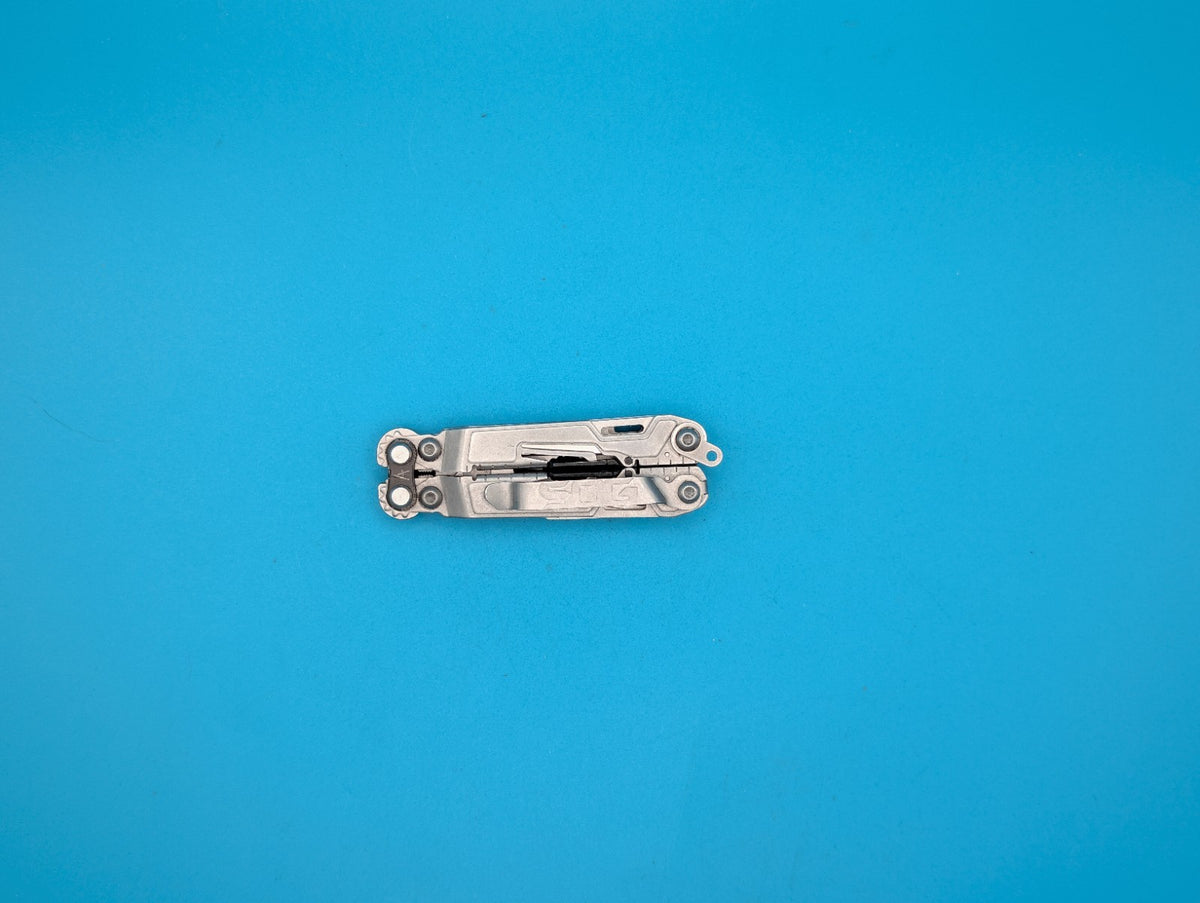 SOG PowerPint Tool Compact Lightweight Silver Multi-Tool!