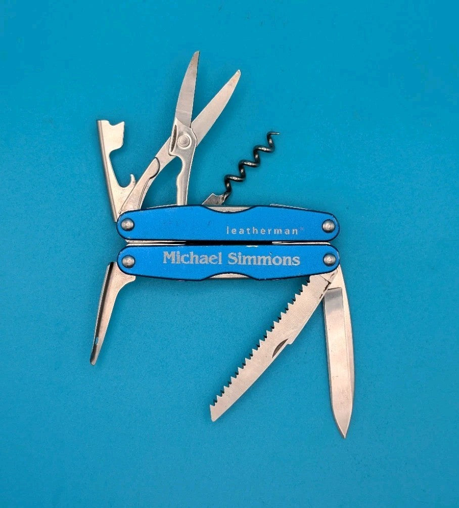 Leatherman Juice CS4 Multi Tool! Retired! GLACIER BLUE! *MICHAEL SIMMONS*