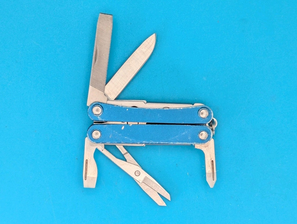 Leatherman SQUIRT PS4 Multi-Tool With Pliers Scissors Knife BLUE!