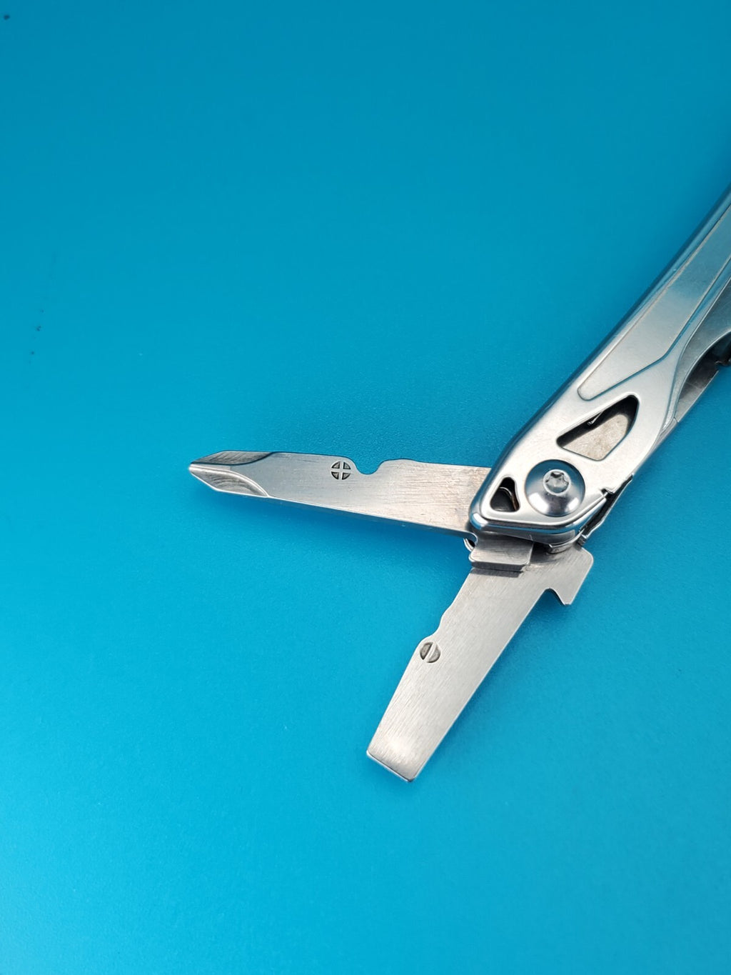 LEATHERMAN WINGMAN MULTI-TOOL! FAST SHIPPING!