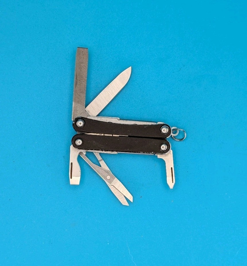 Leatherman SQUIRT PS4 Multi-Tool With Pliers Scissors Knife BLACK!