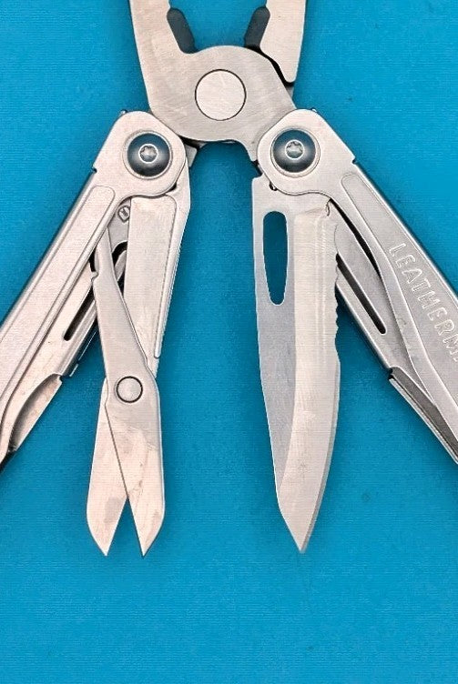 LEATHERMAN WINGMAN MULTI-TOOL! FAST SHIPPING!