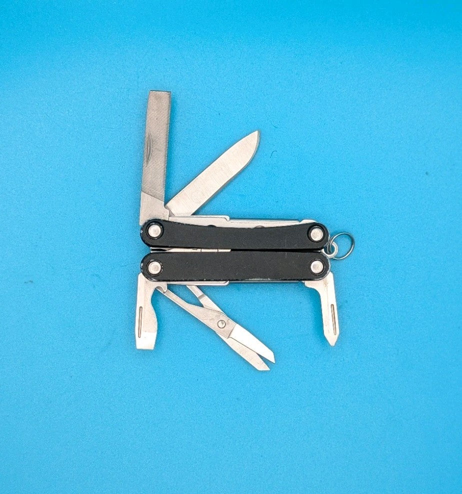 Leatherman Squirt PS4 Multi-Tool With Pliers Scissors Knife Black