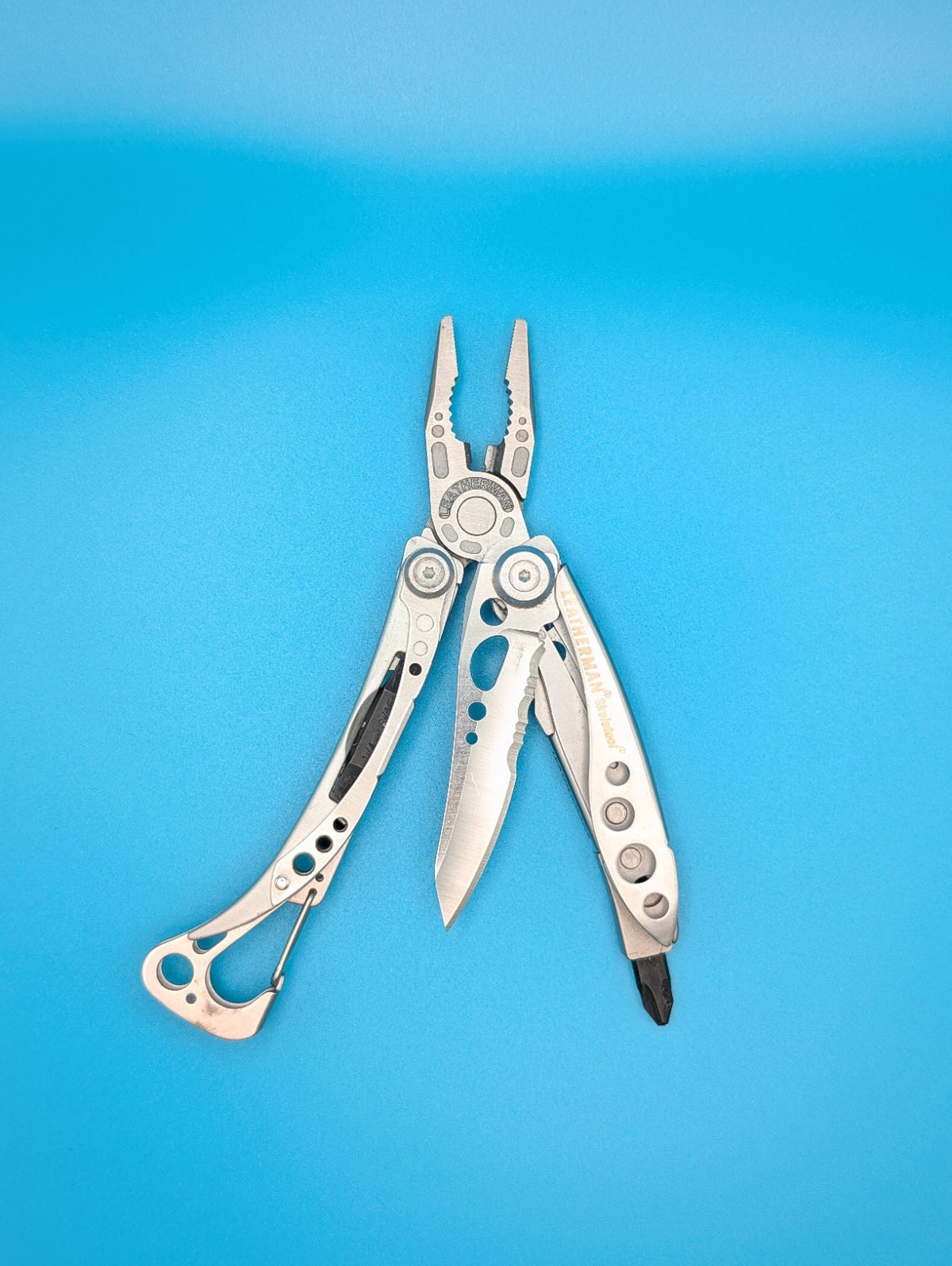 Leatherman Skeletool Multitool Combo Edge Knife! WITH SHEATH!