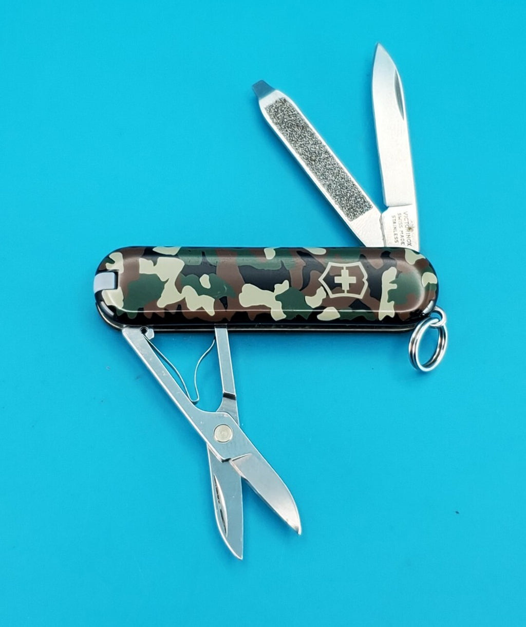 Victorinox Classic SD Swiss Army Knife 3 Tool Pocket Knife! CAMO SCALES!