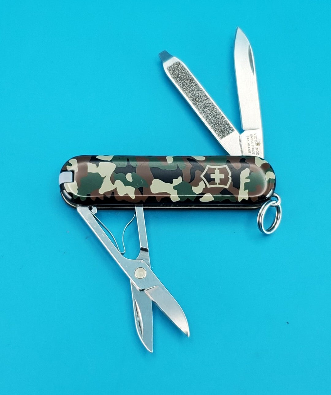 Victorinox Classic SD Swiss Army Knife 3 Tool Pocket Knife! CAMO SCALES!