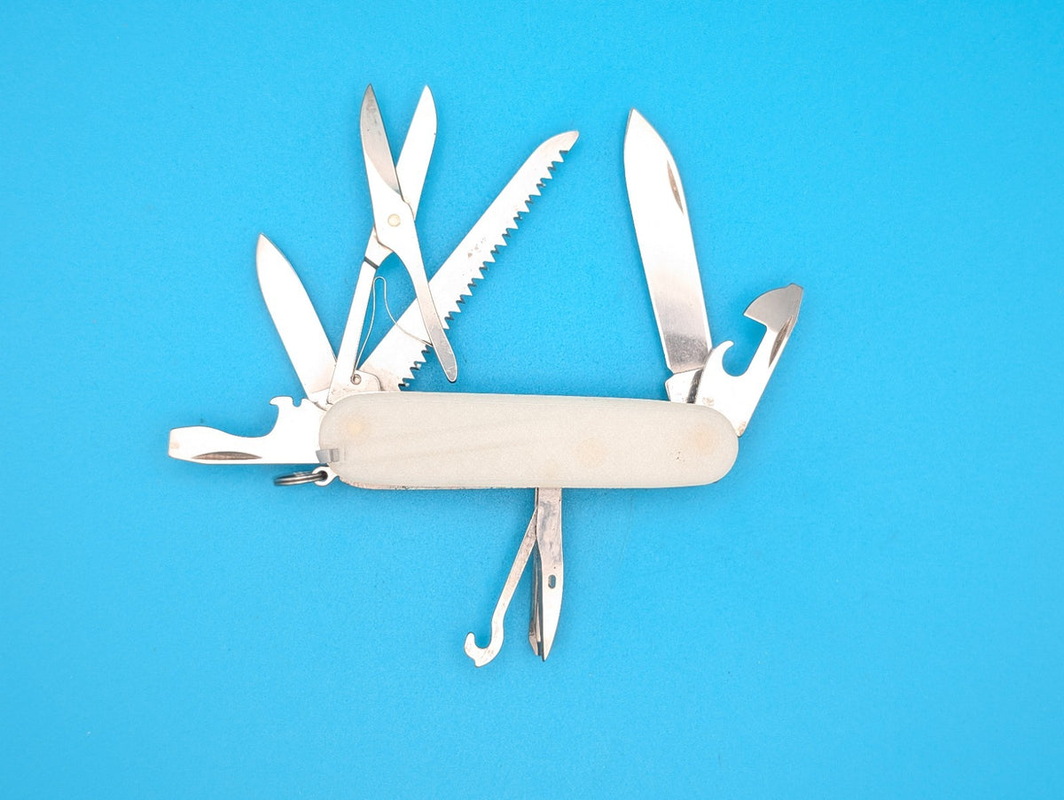 CUSTOM VICTORINOX FIELDMASTER GLOW IN THE DARK SWISS ARMY KNIFE! 91mm