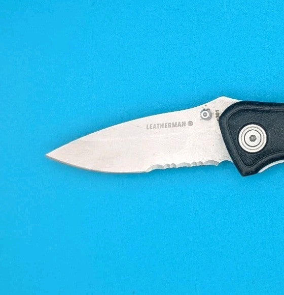 Leatherman C301 Combo Edge Liner Lock Folding Pocket Knife!