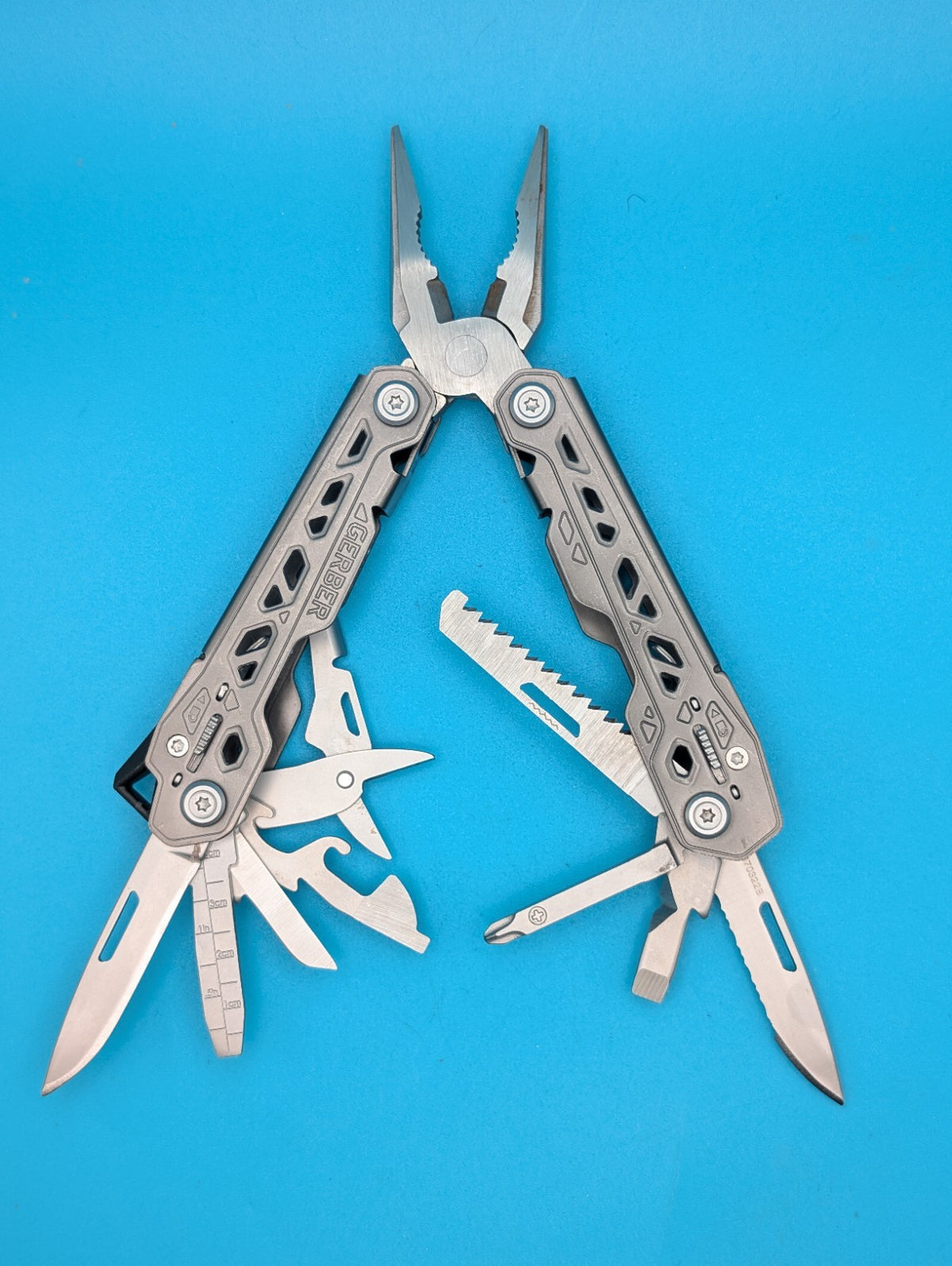 Gerber Truss Multi-Tool! FAST SHIPPING! WITH SHEATH!