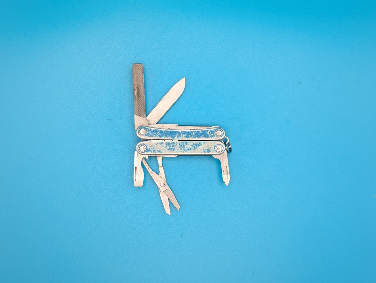 Leatherman SQUIRT PS4 Multi-Tool With Pliers Scissors Knife BLUE!
