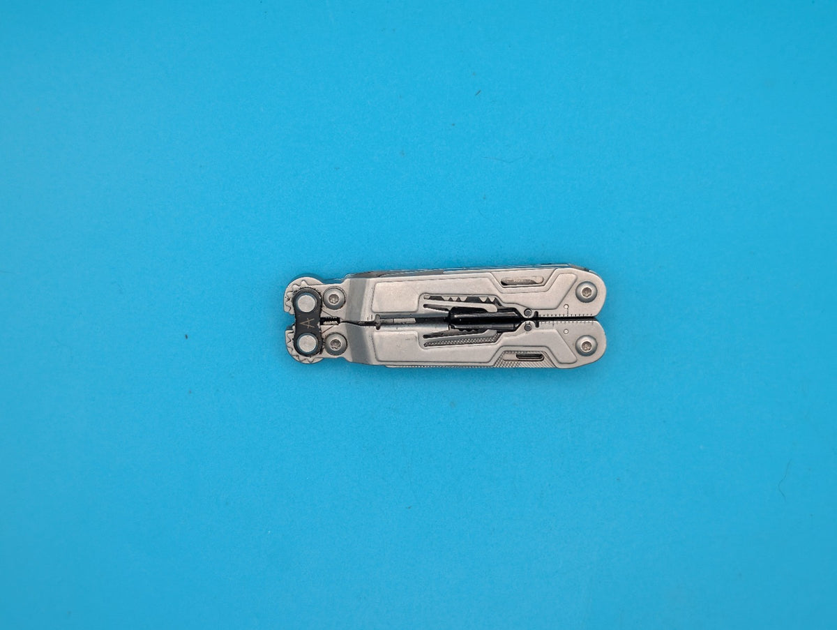 SOG PowerPint Tool Compact Lightweight Silver Multi-Tool!