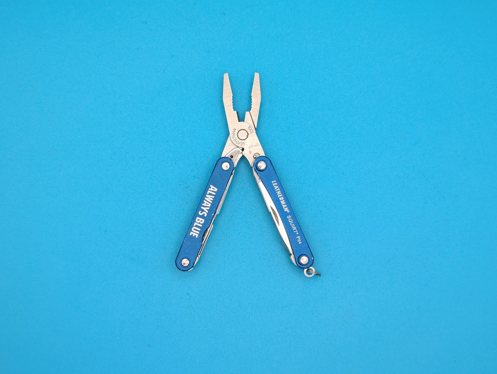 Leatherman Squirt PS4 Multi-Tool With Pliers Scissors Knife Blue