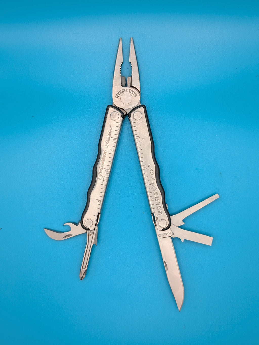 Leatherman Kick Multi-Tool, Knife, Pliers, Retired, Collectible! *FLUEGER PRES*